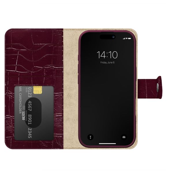 iDeal of Sweden Magnet Wallet+ Bookcase Apple iPhone 17e / 16e / 15 / 14 / 13 - Fine Wine