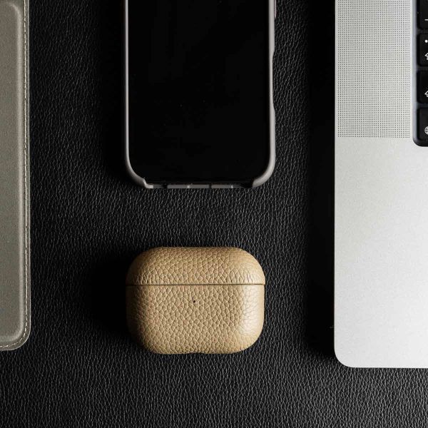 Accezz Genuine leather case  Apple AirPods 1 / 2 - Taupe