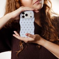 Selencia Vivid Wavy Backcover met MagSafe Apple iPhone 17 Pro Max - Happy Dots Digital Sky