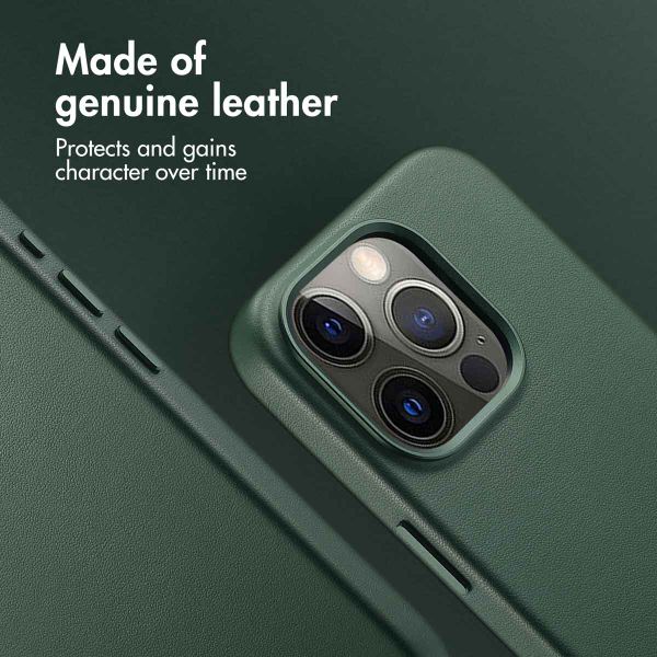 Accezz Leather Back Cover with MagSafe Apple iPhone 15 Pro - Cedar Green