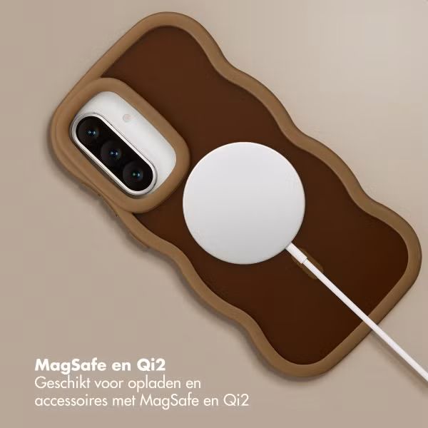 Selencia Wavy Backcover met MagSafe Samsung Galaxy A36 / A56 - Mocha Brown
