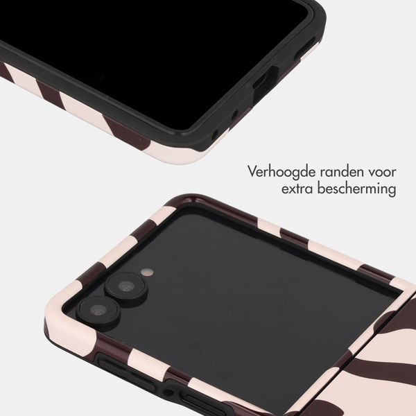 Selencia Vivid Backcover met MagSafe Samsung Galaxy Z Flip 8 - Art Wave Black