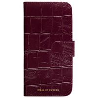 iDeal of Sweden Magnet Wallet+ Bookcase Apple iPhone 17e / 16e / 15 / 14 / 13 - Fine Wine
