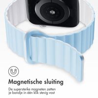 imoshion Siliconen magnetisch bandje Apple Watch Series 1 t/m 9 / SE (38/40/41 mm) | Series 10 (42 mm) - Blauw / Wit