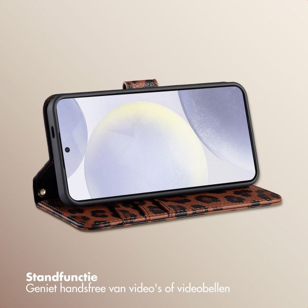 Selencia Sabi Bookcase met Panterprint Samsung Galaxy S24 / S25 - Mocha Brown