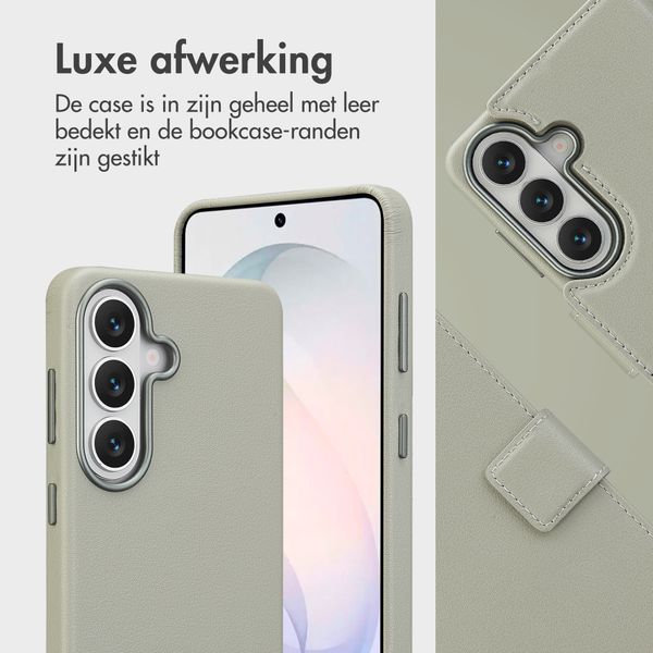 Accezz Leather Bookcase 2-in-1 met MagSafe Samsung Galaxy S26 - Light Grey