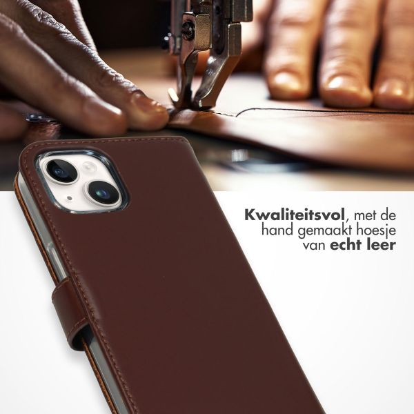 Selencia Echt Leren Bookcase Apple iPhone 15 - Bruin
