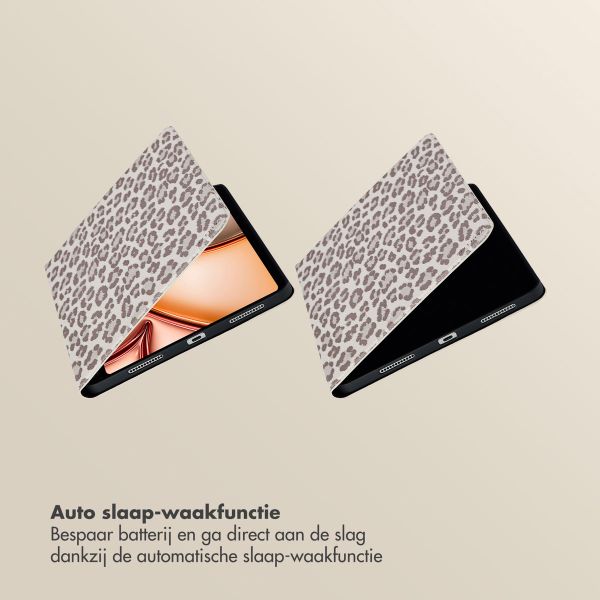 Selencia Sabi Bookcase met panterprint Apple iPad Air 11 inch (2025) M3 / (2024) M2 / Air 5 (2022) / Air 4 (2020) - Soft Ivory