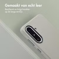 Accezz MagSafe Leather Backcover Samsung Galaxy A36 / A56 - Light Grey