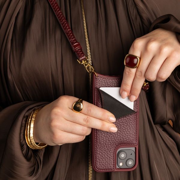 Selencia Nova Telefoonhoes met Koord en Pashouder Apple iPhone 16 Pro - Bold Burgundy