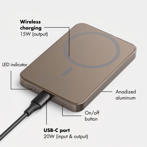 Selencia Vivid Powerbank 5,000 mAh - Wireless Powerbank - Compatible with MagSafe and Qi - Desert Gold / Vintage Peony