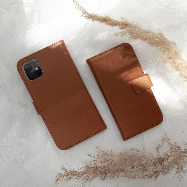 Selencia Echt Leren Bookcase Apple iPhone 11 - Lichtbruin