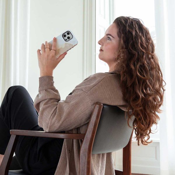 Selencia Vivid Backcover met MagSafe Apple iPhone 15 Pro - Marble Light Brown