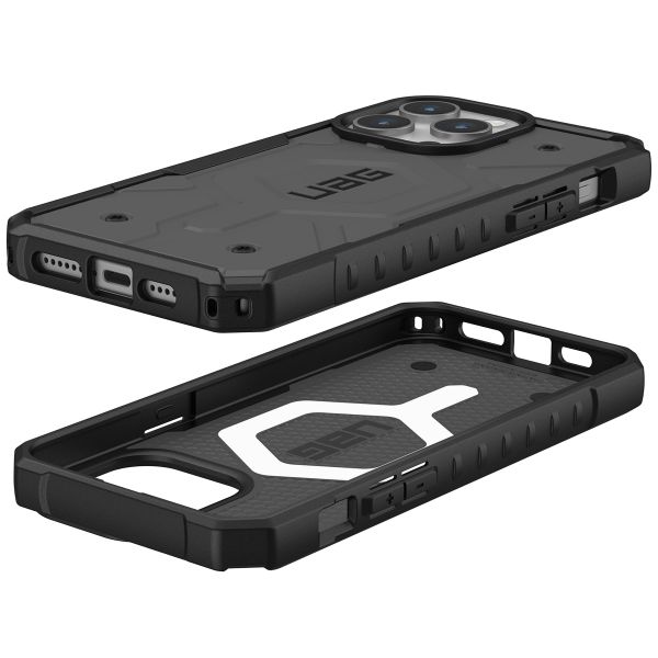 UAG Pathfinder Backcover MagSafe iPhone 15 Pro Max - Zilver