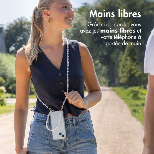 imoshion Backcover met koord + armband Apple iPhone 15 Pro - Parels Hartjes