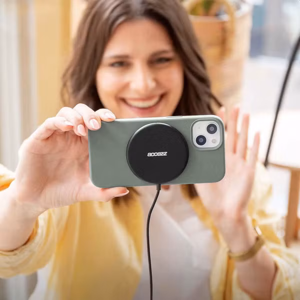 Accezz Liquid Silicone Backcover met MagSafe Samsung Galaxy Z Flip 6 - Cooper Green