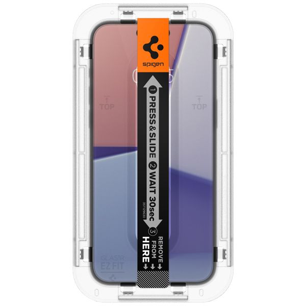 Spigen GLAStR EZ Fit Screenprotector + Applicator iPhone 16 / 15