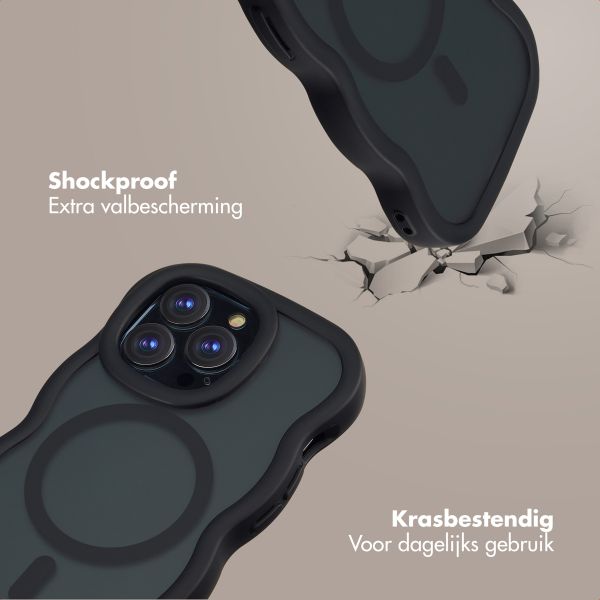 Selencia Wavy Backcover met MagSafe Apple iPhone 13 Pro - Zwart