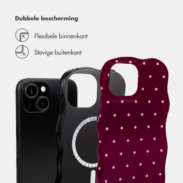 Selencia Vivid Wavy Backcover met MagSafe Apple iPhone 15 - Happy Dots Burgundy