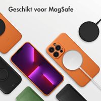 imoshion Color Backcover met MagSafe Apple iPhone 13 Pro - Oranje
