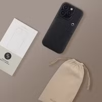 Selencia Riva Backcover met Pashouder Apple iPhone 15 Pro - Zwart