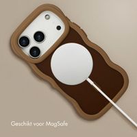 Selencia Wavy Backcover met MagSafe Apple iPhone 17 Pro - Mocha Brown