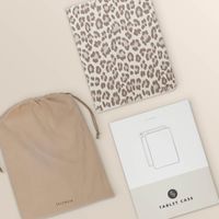 Selencia Sabi Bookcase met panterprint Apple iPad 11 (2025) 11 inch A16 / iPad 10 (2022) 10.9 inch - Soft Ivory