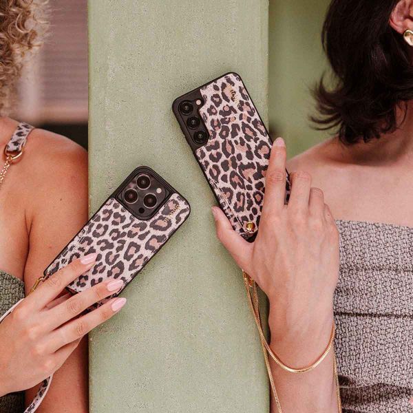 Dutchies Backcover met pashouder Apple iPhone 15 Pro - Leo