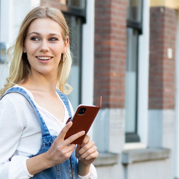 Selencia Echt Leren Bookcase Apple iPhone 11 - Lichtbruin