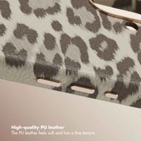 Selencia Sabi Back Cover Panther Print with MagSafe Apple iPhone 16 - Soft Ivory