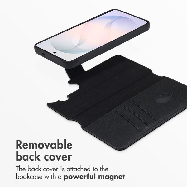 Accezz 2-in-1 Leather Bookcase with MagSafe Samsung Galaxy S26 Plus - Onyx Black