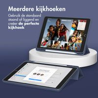 Accezz Smart Silicone Bookcase Apple iPad 9 (2021) 10.2 inch / iPad 8 (2020) 10.2 inch / iPad 7 (2019) 10.2 inch - Donkerblauw