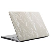 Selencia Fluwelen Cover MacBook Pro 14 inch (2021 / 2023 M3 chip / 2024 M4 chip) - A2442 / A2779 / A2918 / A3112 / A3185 / A3401 - Beige