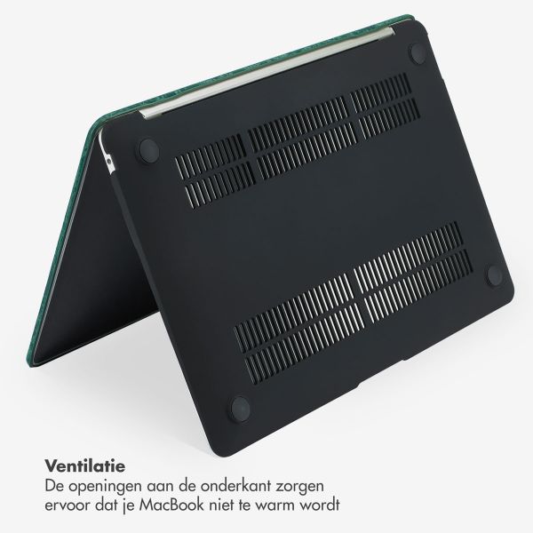 Selencia Fluwelen Cover voor de MacBook Pro 16 inch (2021 / 2023 M3 chip / 2024 M4 chip) - A2485 / A2780 / A2991 / A3186 / A3403 - Donkergroen