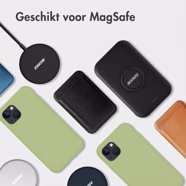 Accezz Liquid Silicone Backcover met MagSafe Apple iPhone 15 Plus - Groen