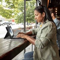 ZAGG Messenger Folio 2 Keyboard Case Apple iPad 11 (2025) 11 inch A16 / iPad 10 (2022) 10.9 inch - Charcoal