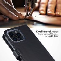 Selencia Echt Lederen Bookcase iPhone 16 Pro - Zwart