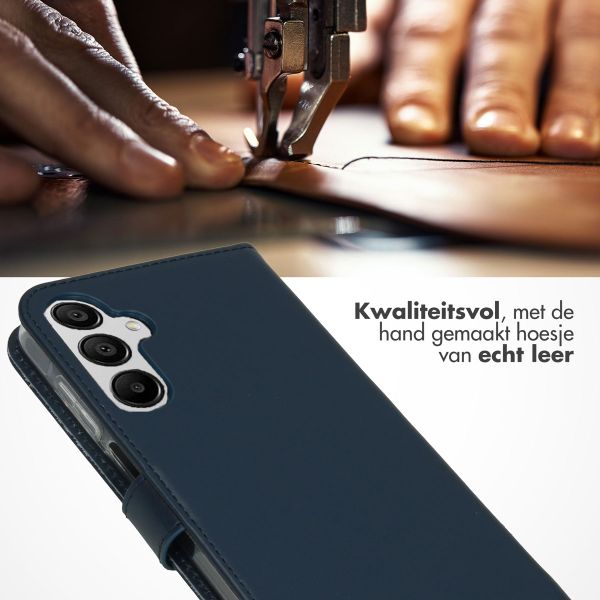 Selencia Echt Leren Bookcase Samsung Galaxy A35 - Donkerblauw