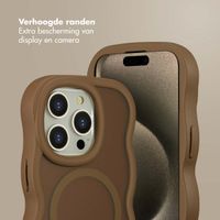 Selencia Wavy Backcover met MagSafe Apple iPhone 15 Pro - Mocha Brown