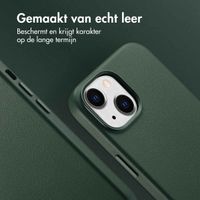 Accezz MagSafe Leather Backcover Apple iPhone 15 - Cedar Green
