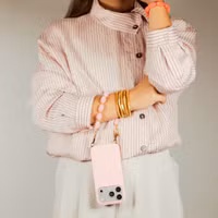 Selencia Rivièra MagSafe Backcover met afneembare haakjes Apple iPhone SE (2022 / 2020) / 8 / 7 - Sorbet Pink