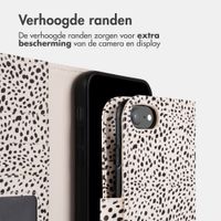 imoshion Design Bookcase Apple iPhone SE (2022 / 2020) / 8 / 7 / 6(s) - Desert Dots