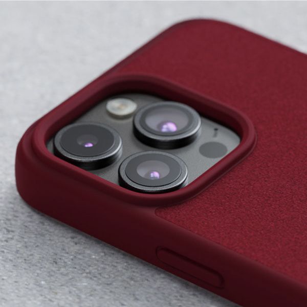 Njorð Collections Suède Comfort+ Case MagSafe iPhone 15 Pro Max - Red