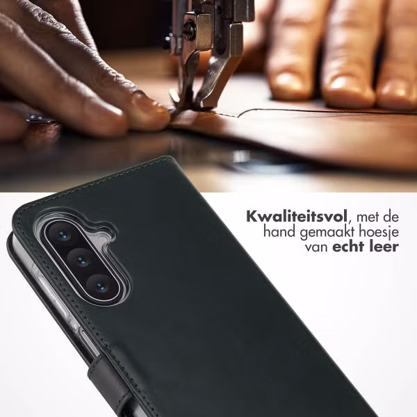 Selencia Echt Leren Bookcase Samsung Galaxy A17 - Groen