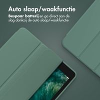 Accezz Smart Silicone Bookcase Apple iPad 9 (2021) 10.2 inch / iPad 8 (2020) 10.2 inch / iPad 7 (2019) 10.2 inch - Donkergroen