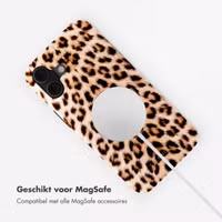 Selencia Vivid Backcover met MagSafe Apple iPhone 16 - Wild Leo