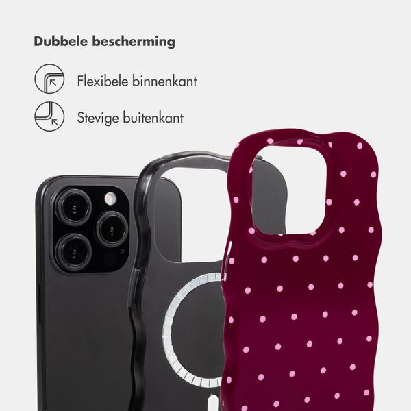 Selencia Vivid Wavy Backcover met MagSafe Apple iPhone 15 Pro - Happy Dots Burgundy