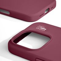 iDeal of Sweden Silicone Case met MagSafe Apple iPhone 16 Pro - Fine Wine