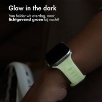 imoshion Active Sport siliconenbandje Apple Watch Series 1 t/m 9 / SE (38/40/41 mm) | Series 10 (42 mm) - Glow in the Dark