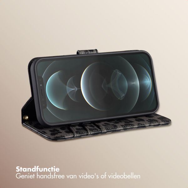 Selencia Sabi Bookcase met Panterprint Apple iPhone 12 (Pro) - Midnight Black